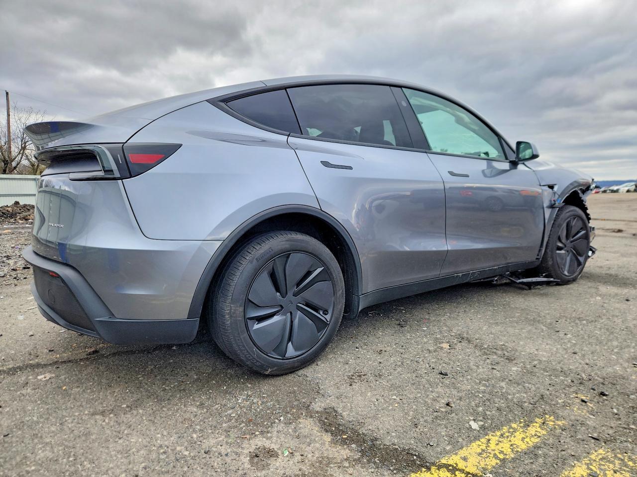 2026 Tesla Model Y - Фото 3