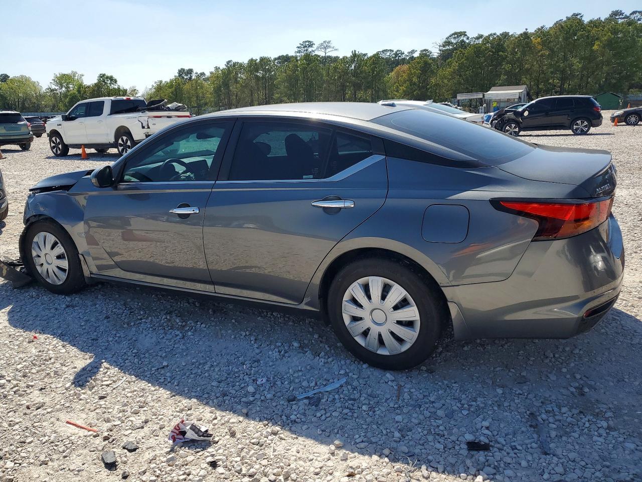 2019 Nissan Altima 2.5 S - Фото 2