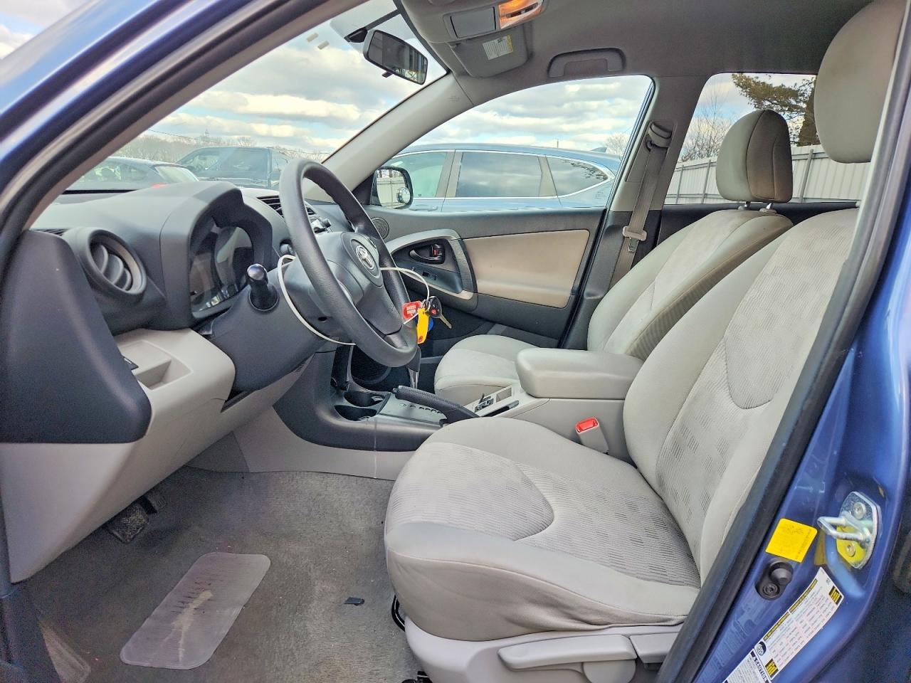 2011 Toyota Rav4 Base - Фото 7