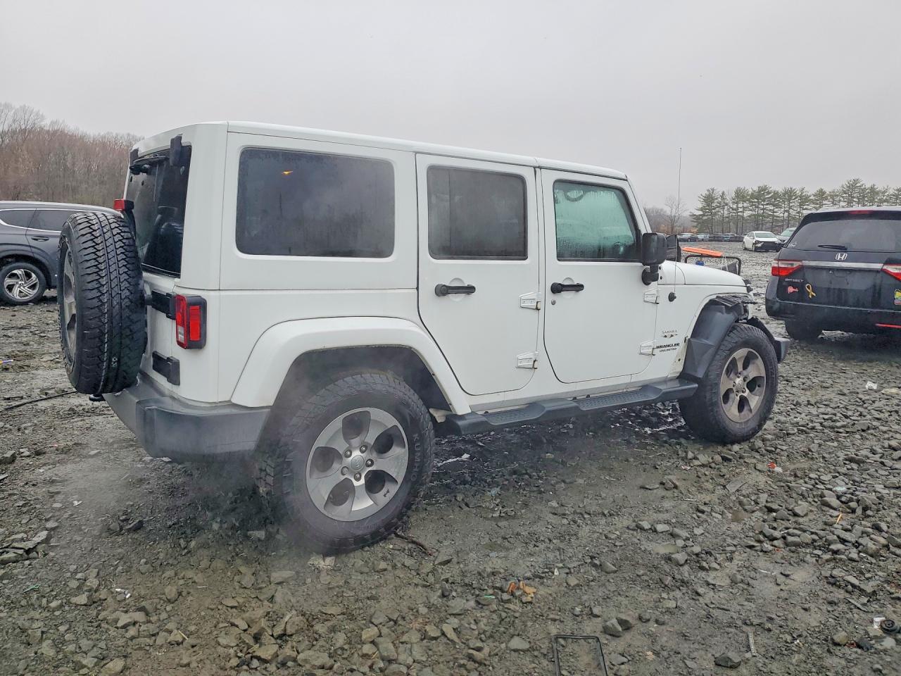 2016 Jeep Wrangler Unlimited Sahara - Фото 3