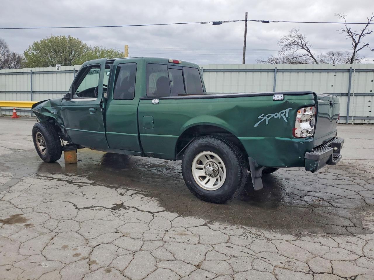 1999 Ford Ranger Super Cab - Image 2