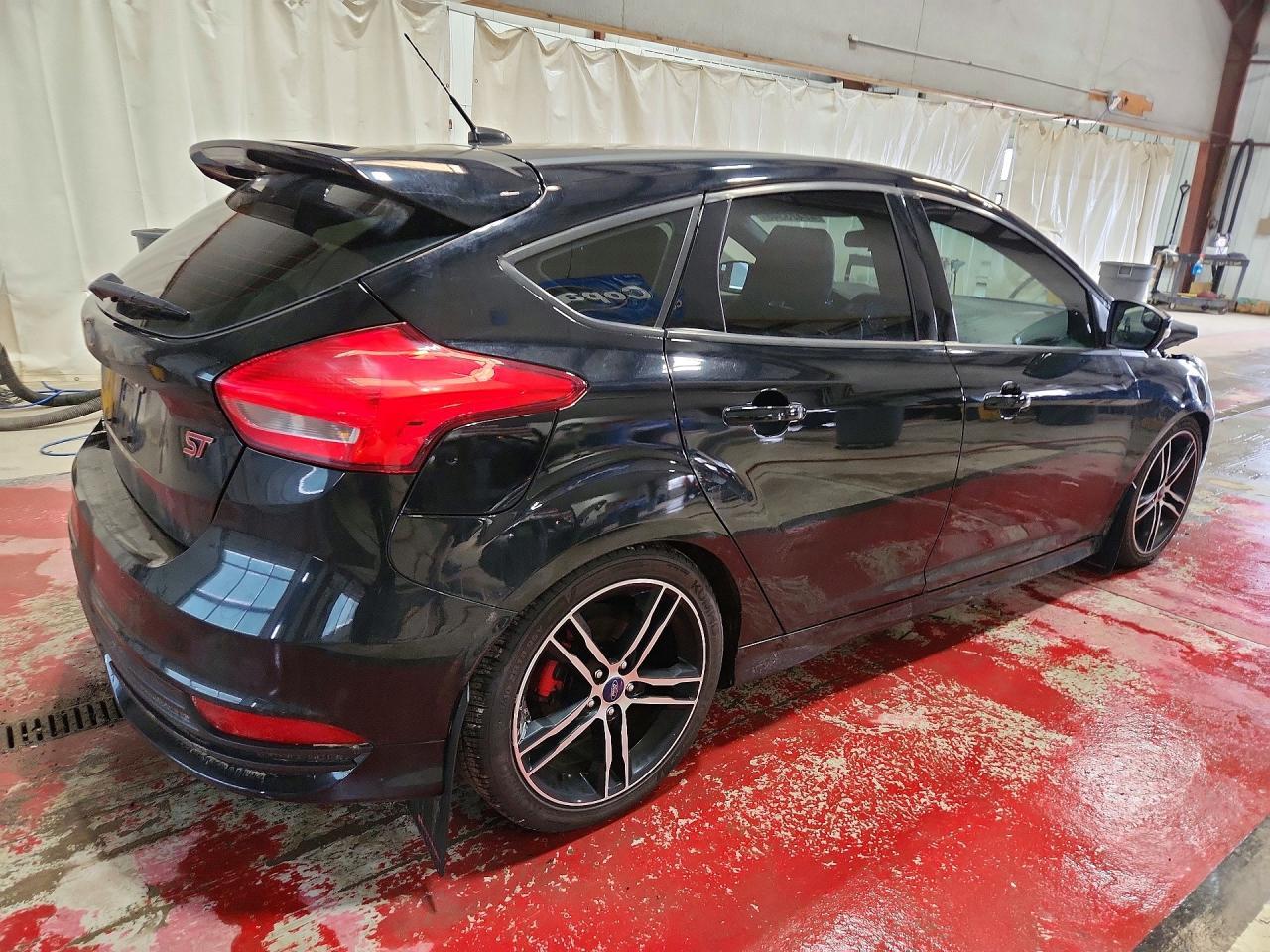 2016 Ford Focus St - Фото 3