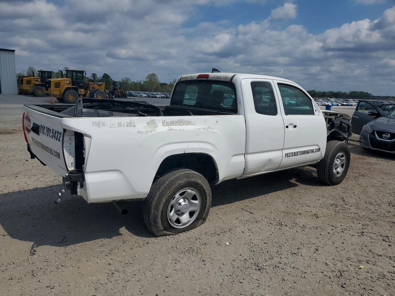 2017 Toyota Tacoma Sr - Фото 3