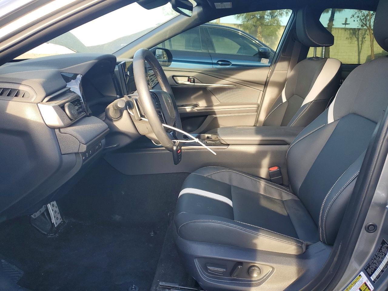 2026 Toyota Camry Se - Image 7