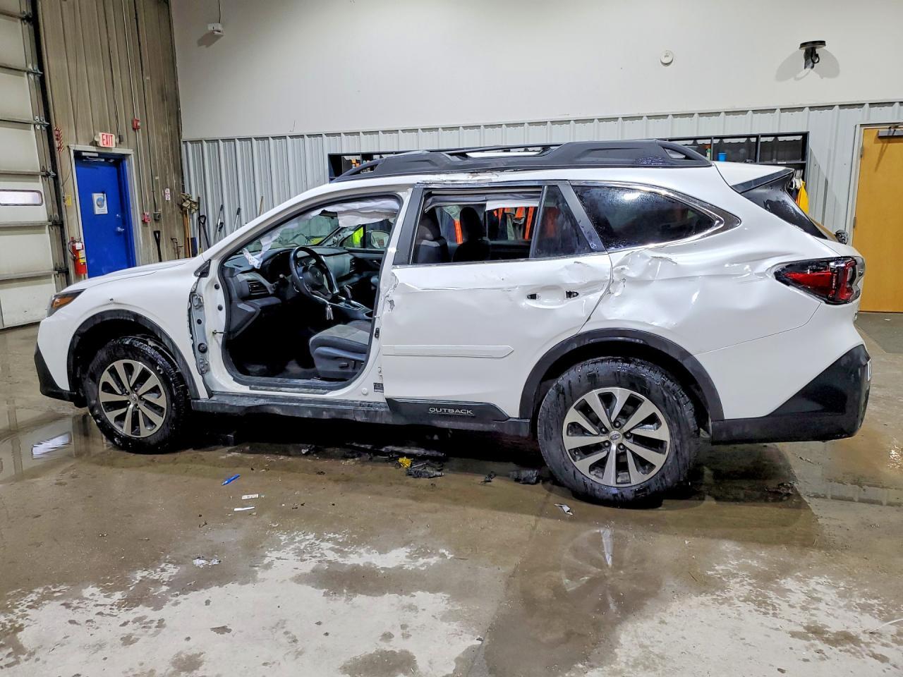 2022 Subaru Outback Premium - Фото 2