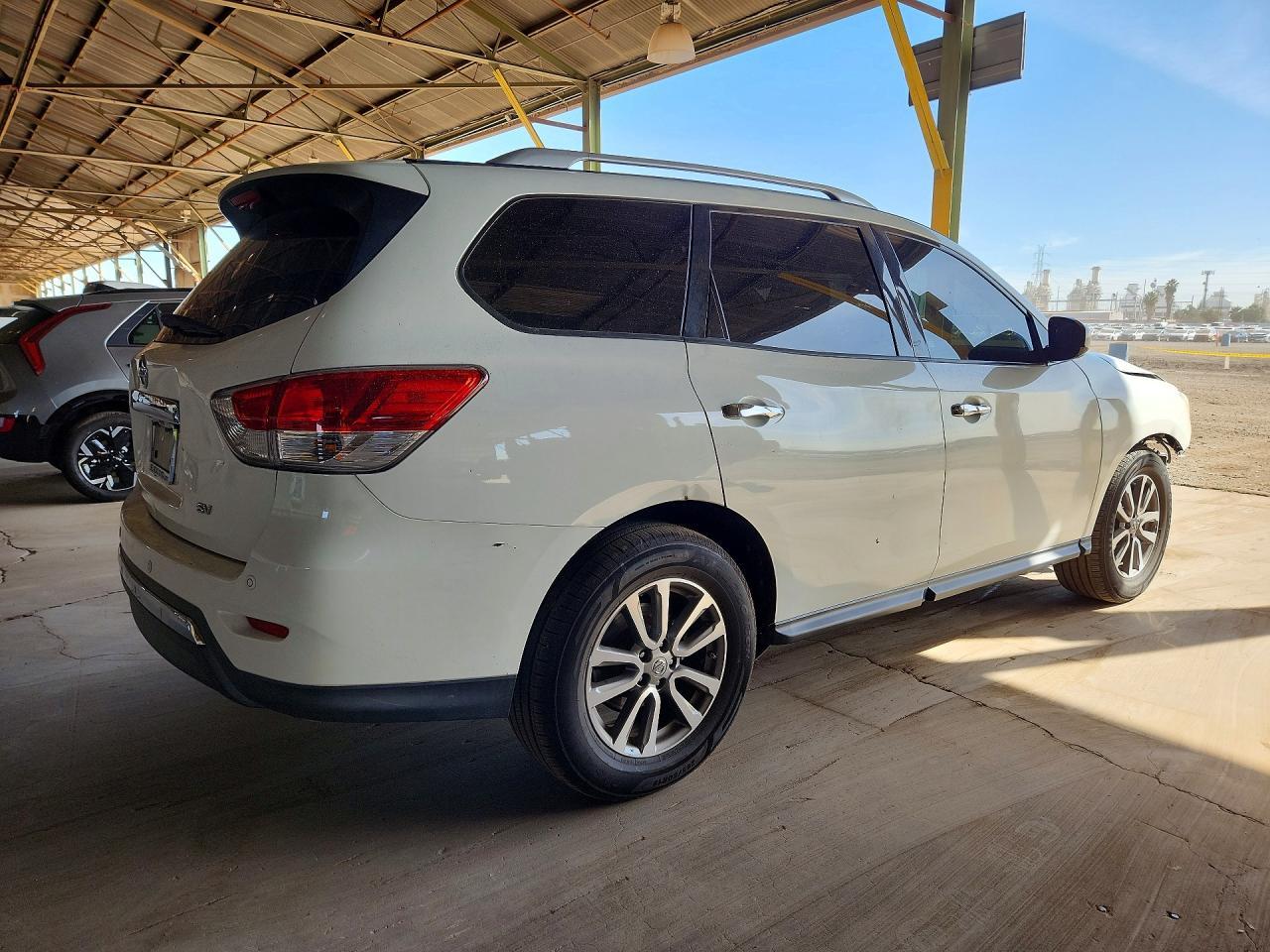 2016 Nissan Pathfinder Sv - Image 3