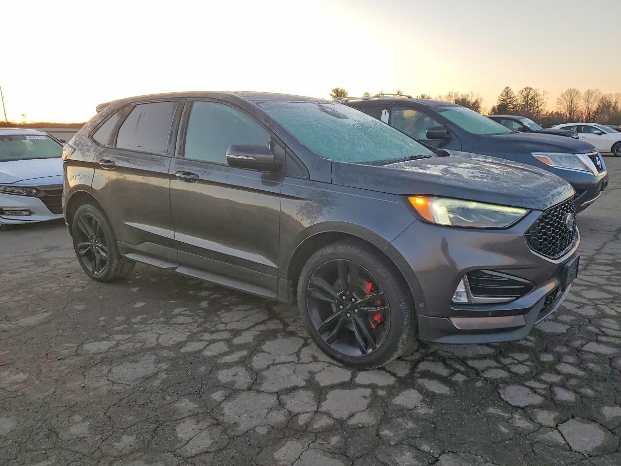 2020 Ford Edge St - Фото 4