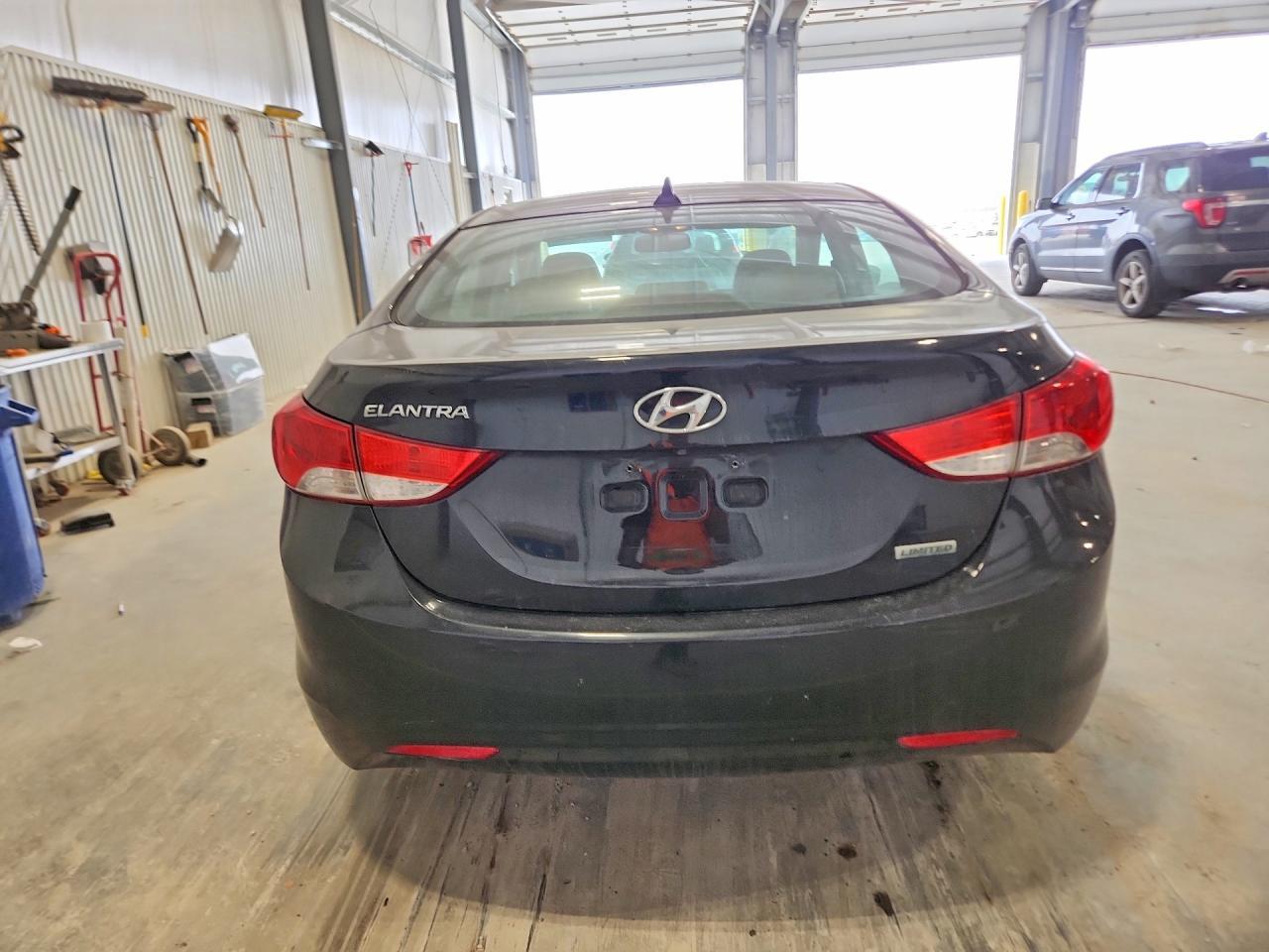 2012 Hyundai Elantra Limited - Image 6