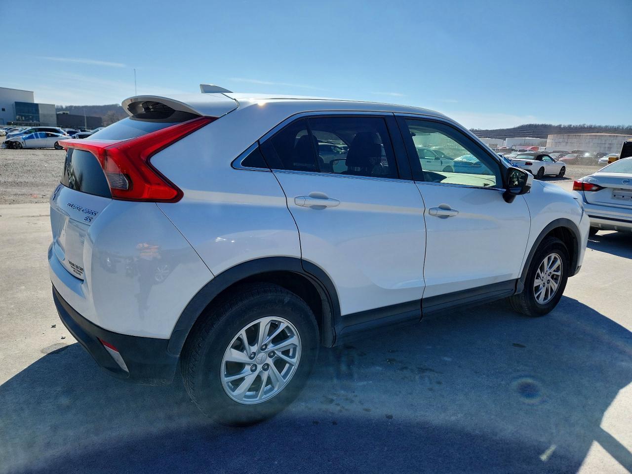 2019 Mitsubishi Eclipse Cross Es - Фото 3