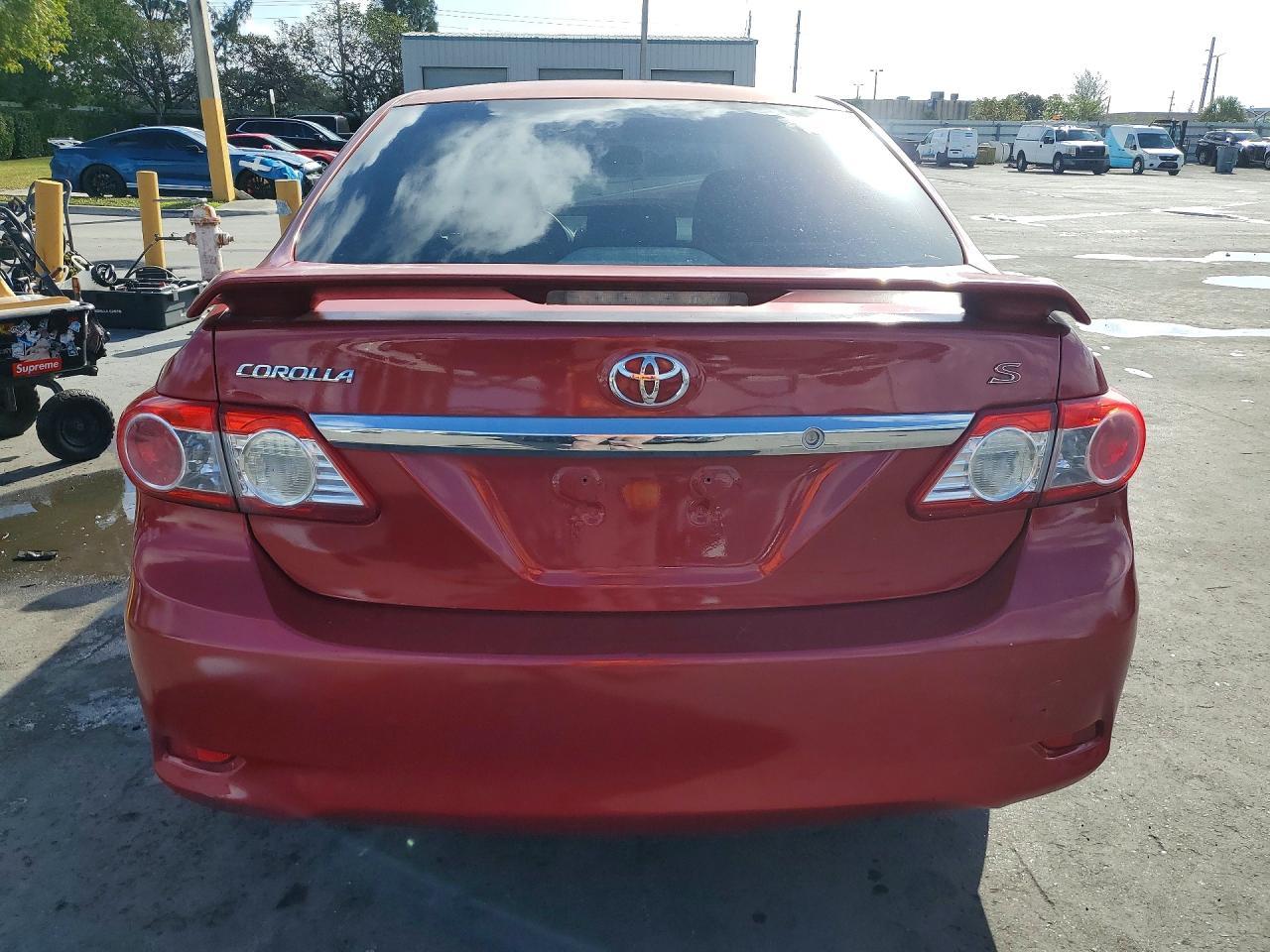 2011 Toyota Corolla Le - Image 6