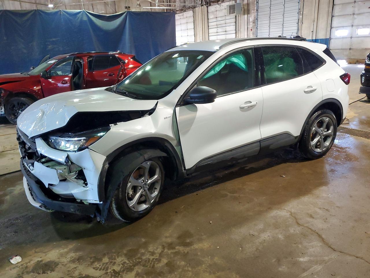 2025 Ford Escape St Line