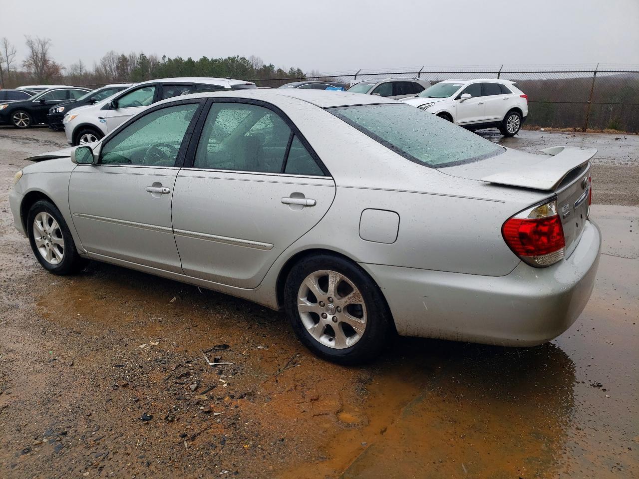 2005 Toyota Camry Xle - Image 2