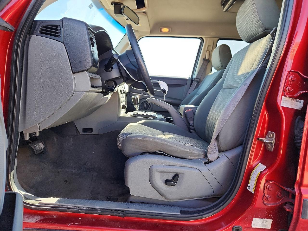 2006 Jeep Commander - Image 7