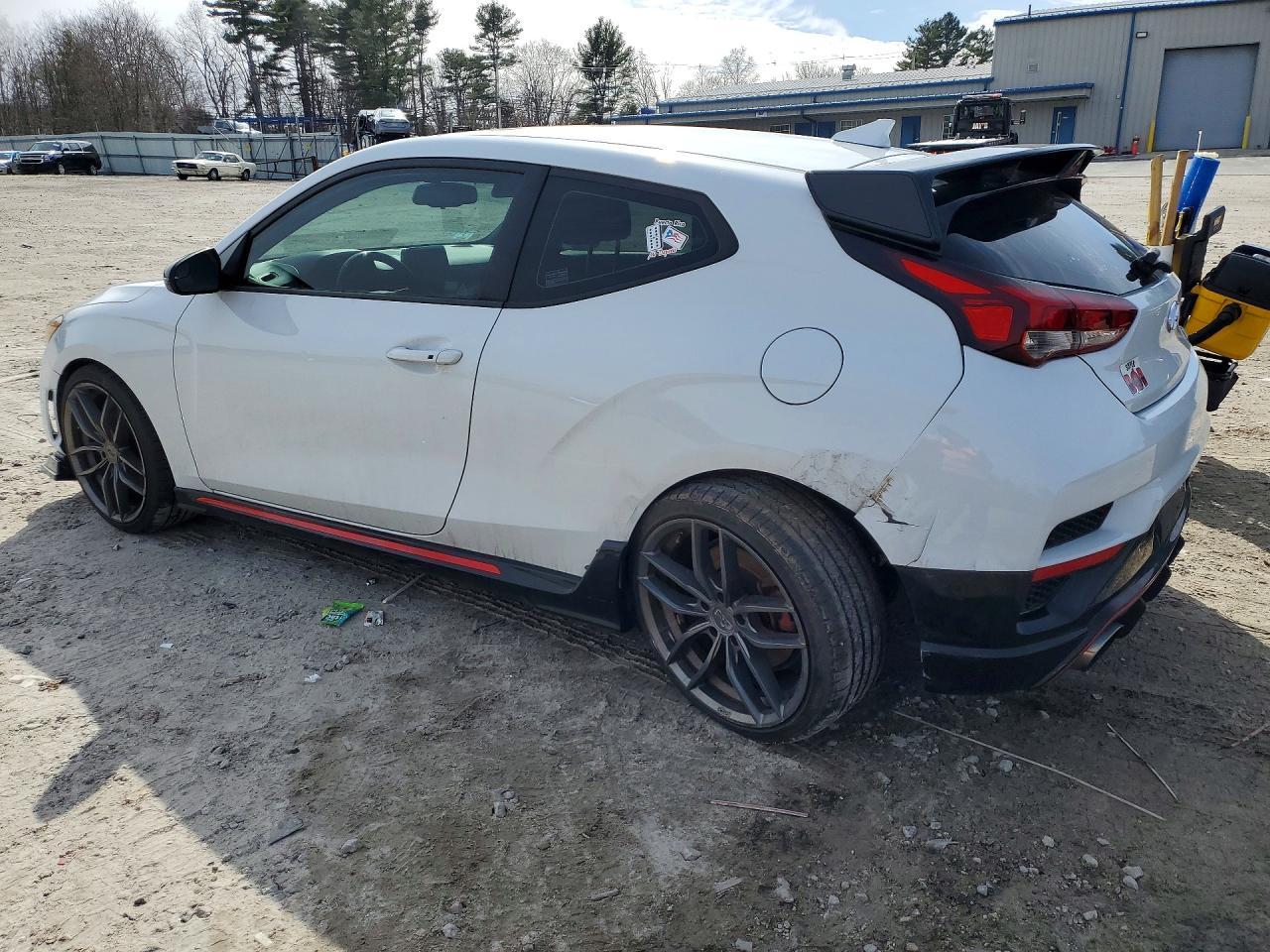 2020 Hyundai Veloster - Фото 2