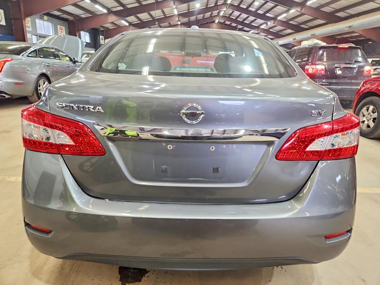 2015 Nissan Sentra S - Фото 6