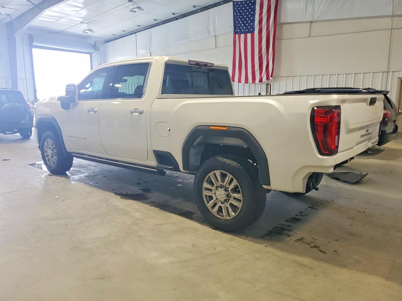 2023 GMC Sierra - Image 2