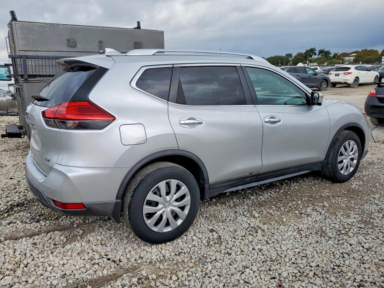 2017 Nissan Rogue Sv - Фото 3