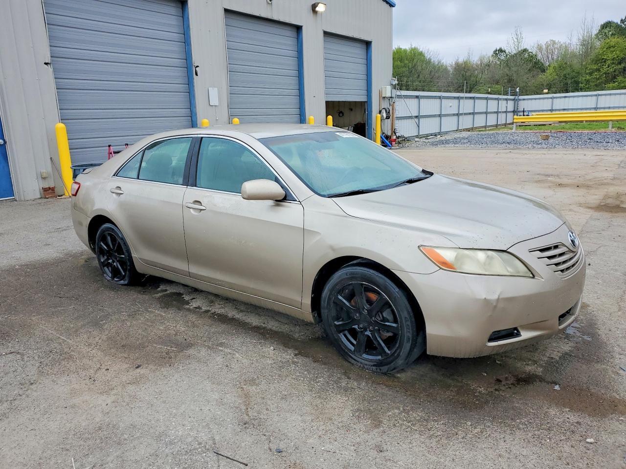 2009 Toyota Camry Le - Фото 4
