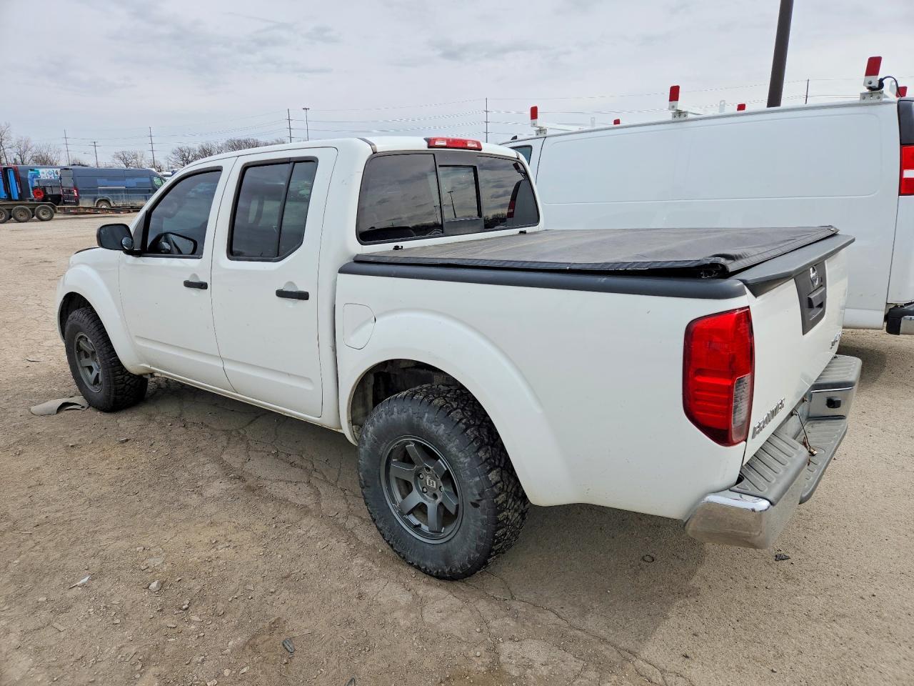 2015 Nissan Frontier Sv - Image 2
