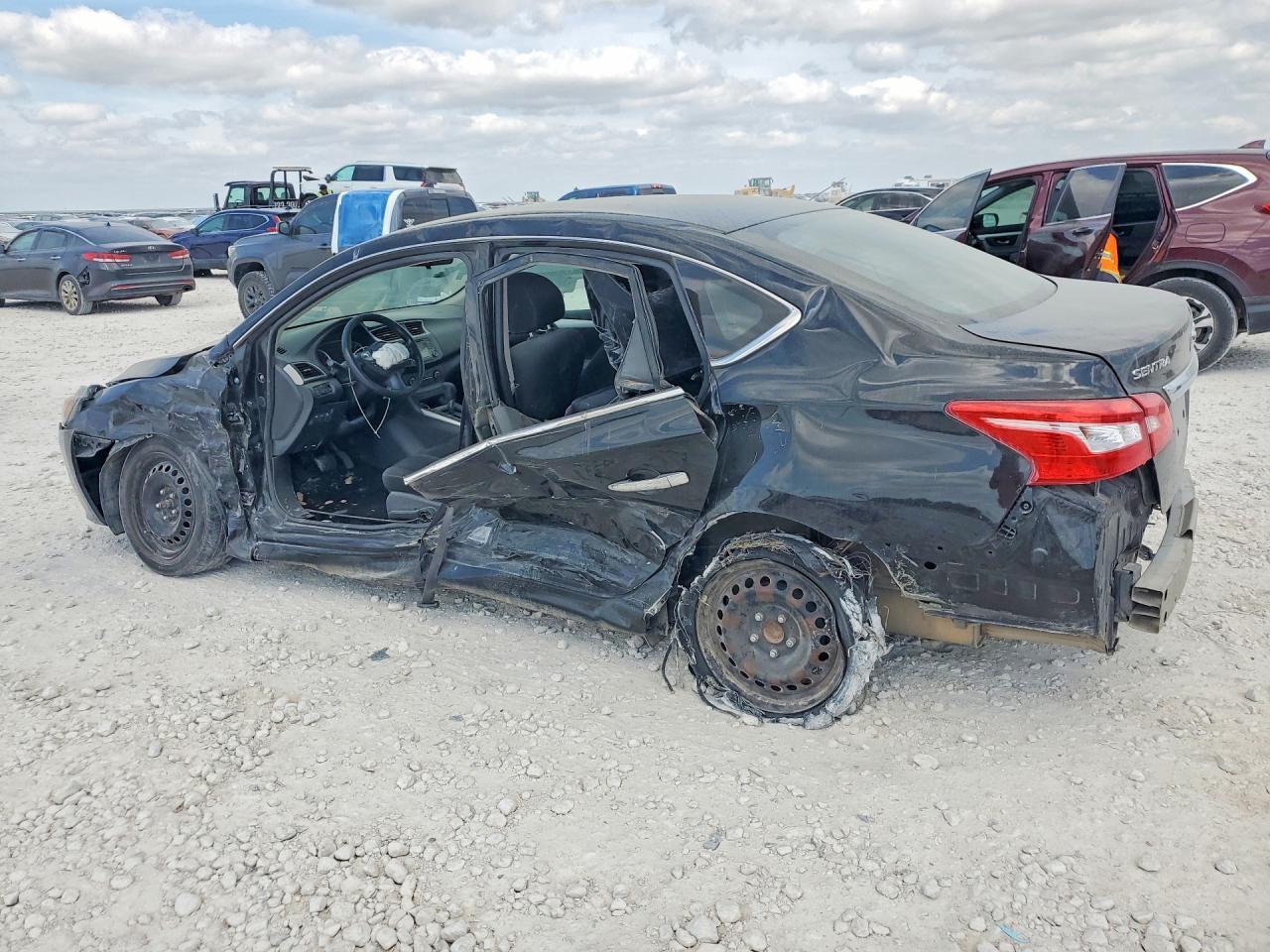 2018 Nissan Sentra S - Фото 2