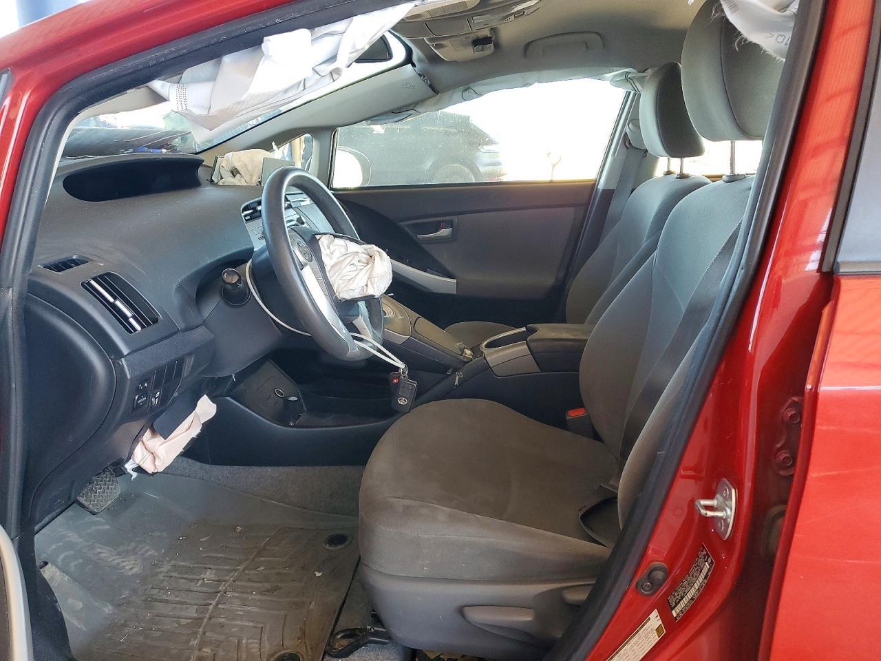 2015 Toyota Prius Two - Image 7