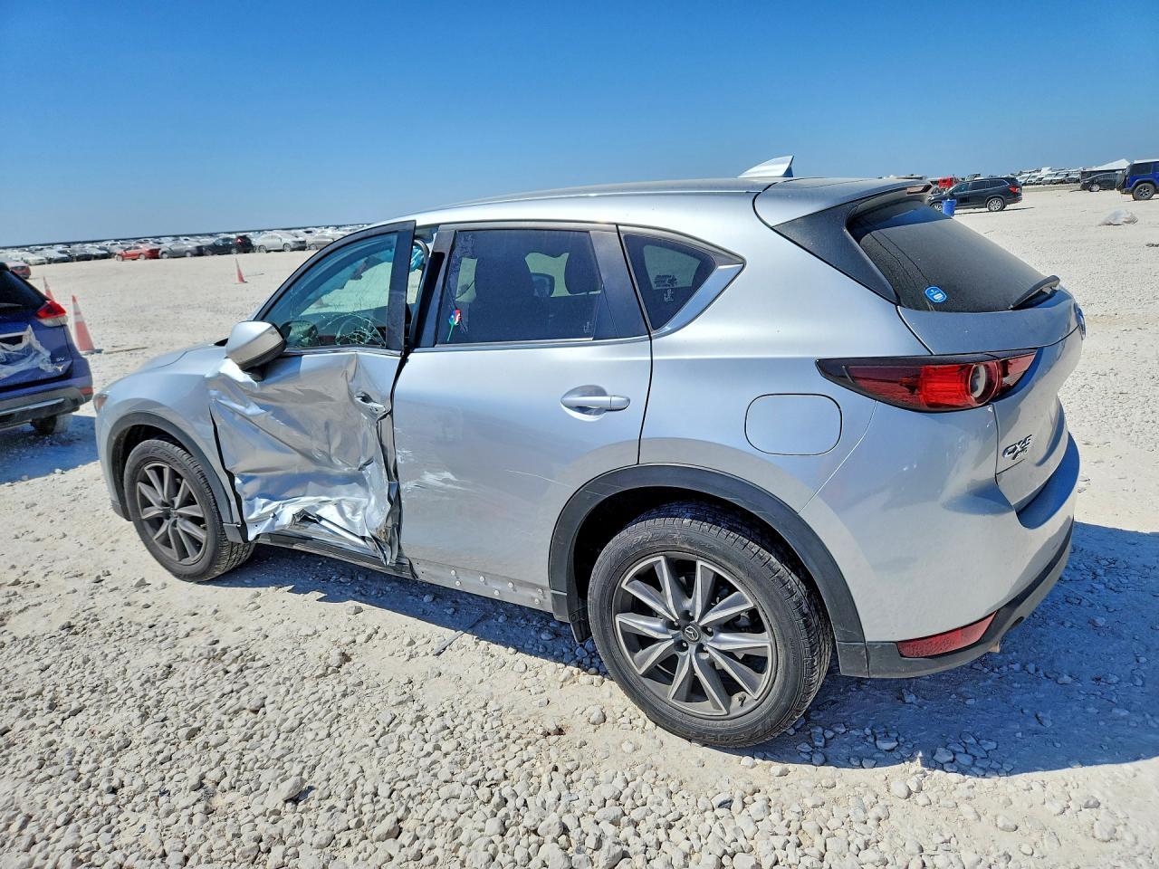 2018 Mazda Cx-5 Touring - Image 2