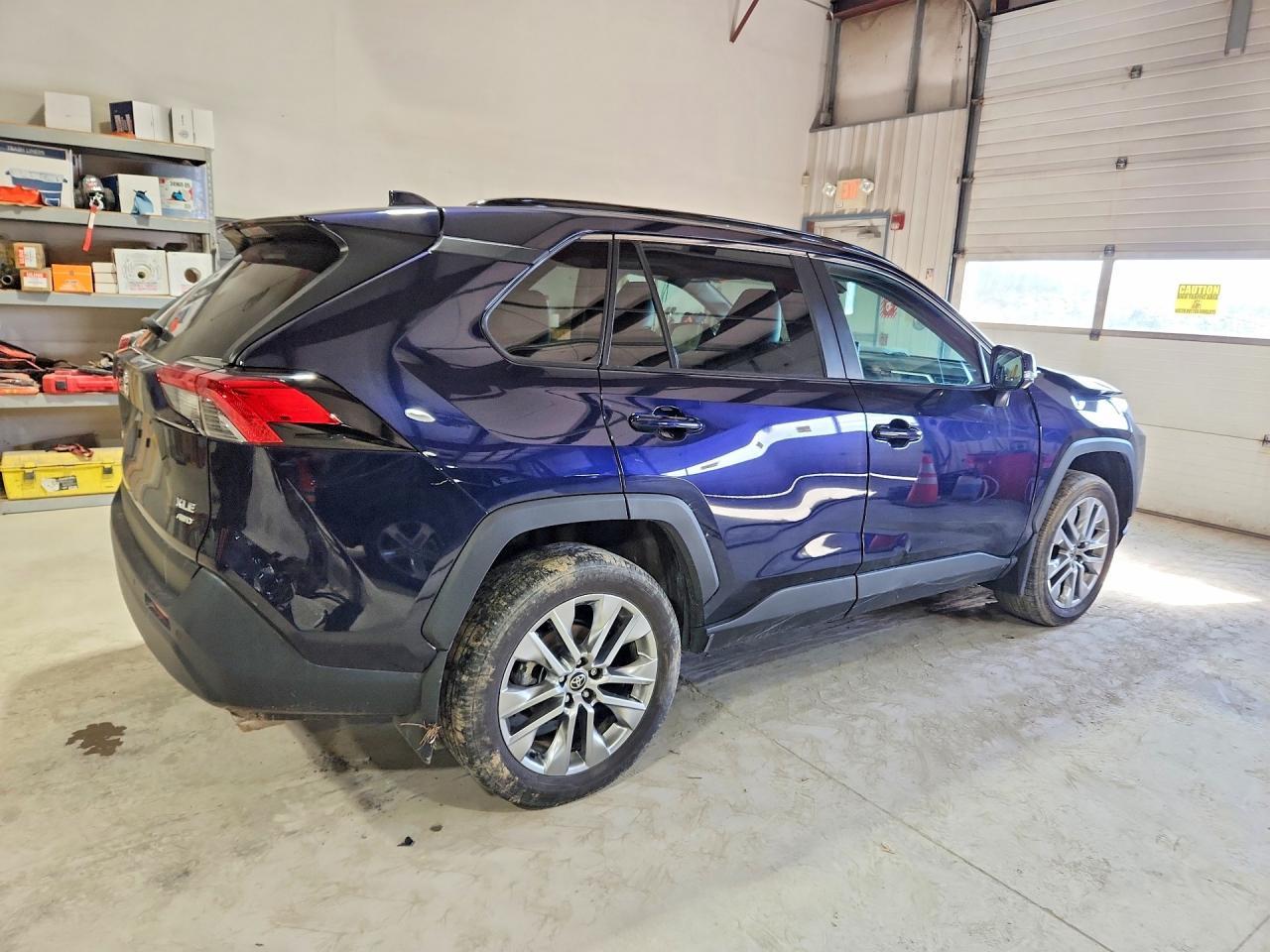 2023 Toyota Rav4 Xle Premium - Фото 3