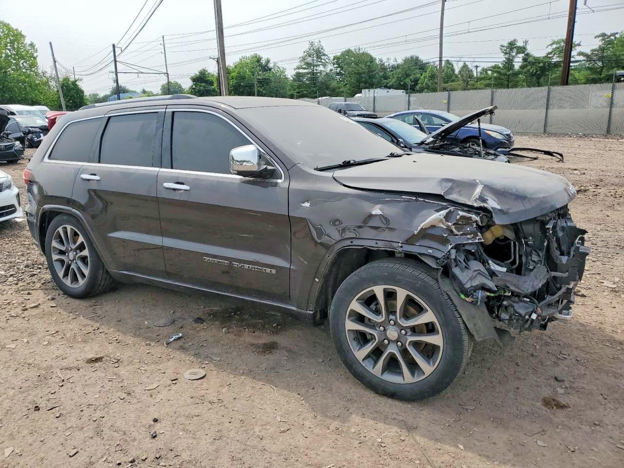 2017 Jeep Grand Cherokee Overland - Image 4