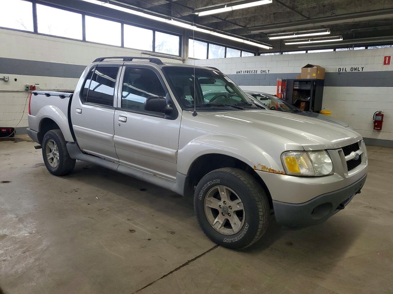 2005 Ford Explorer Sport Trac - Фото 4