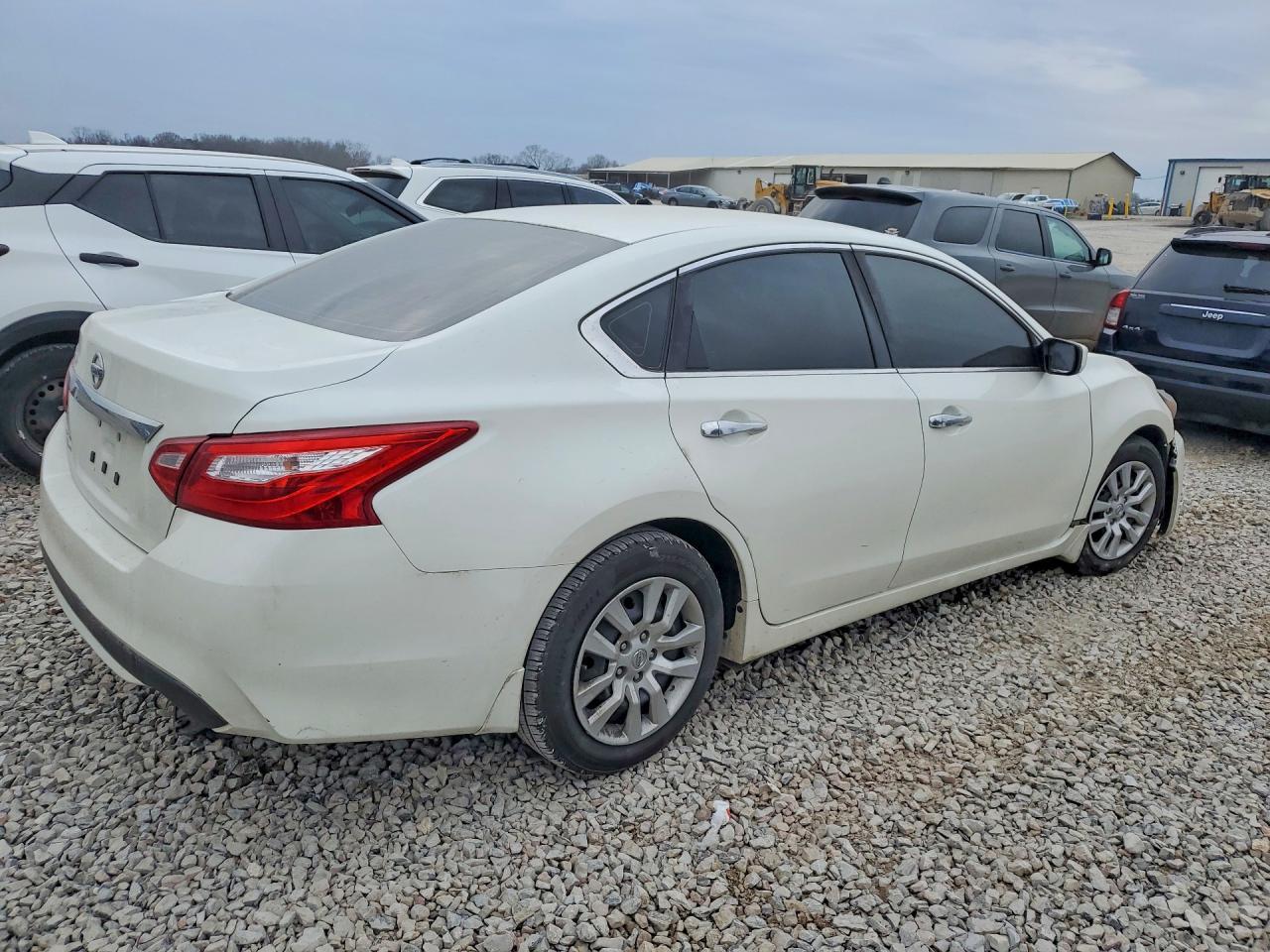 2016 Nissan Altima - Фото 3
