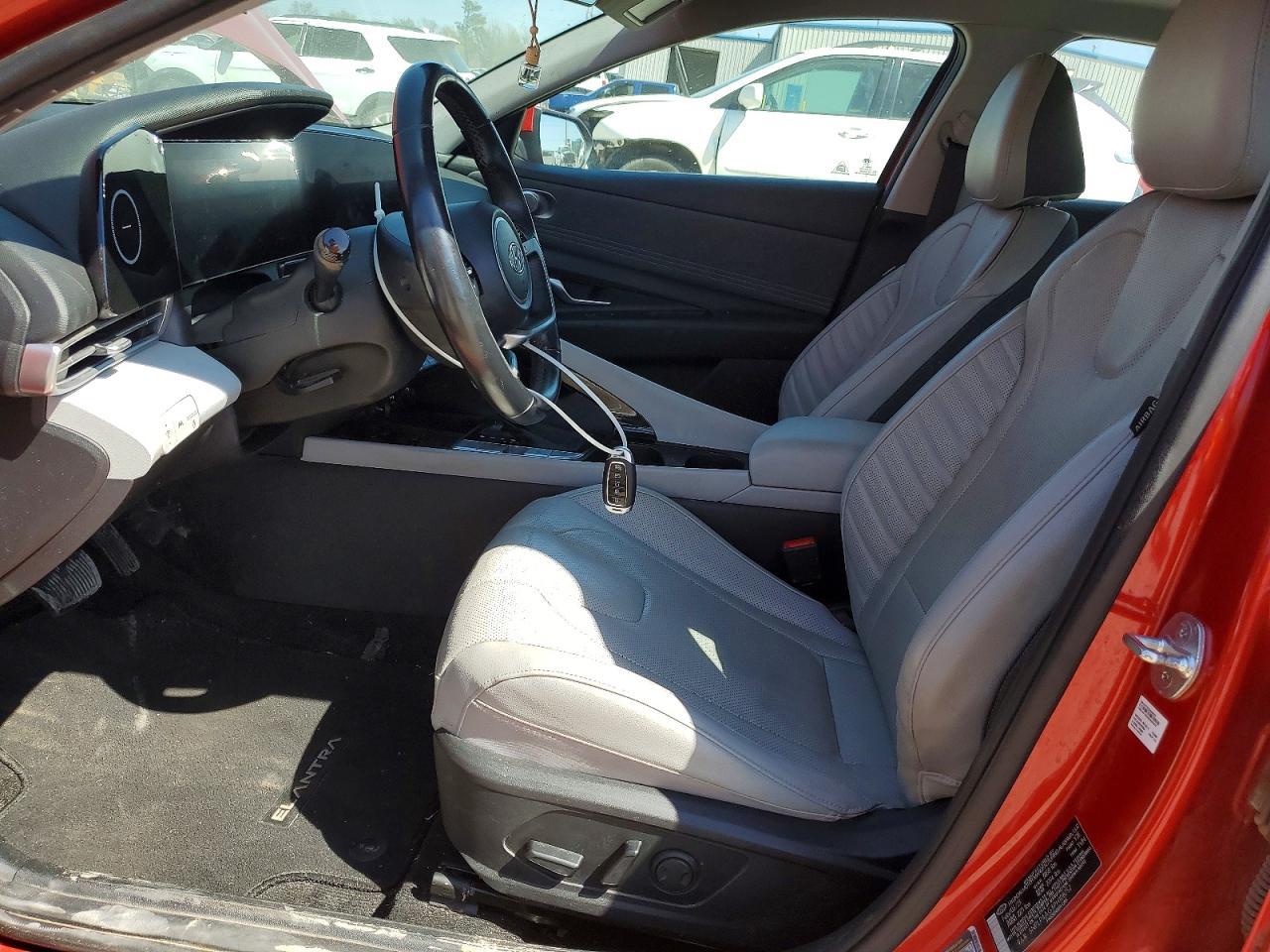 2023 Hyundai Elantra - Image 7