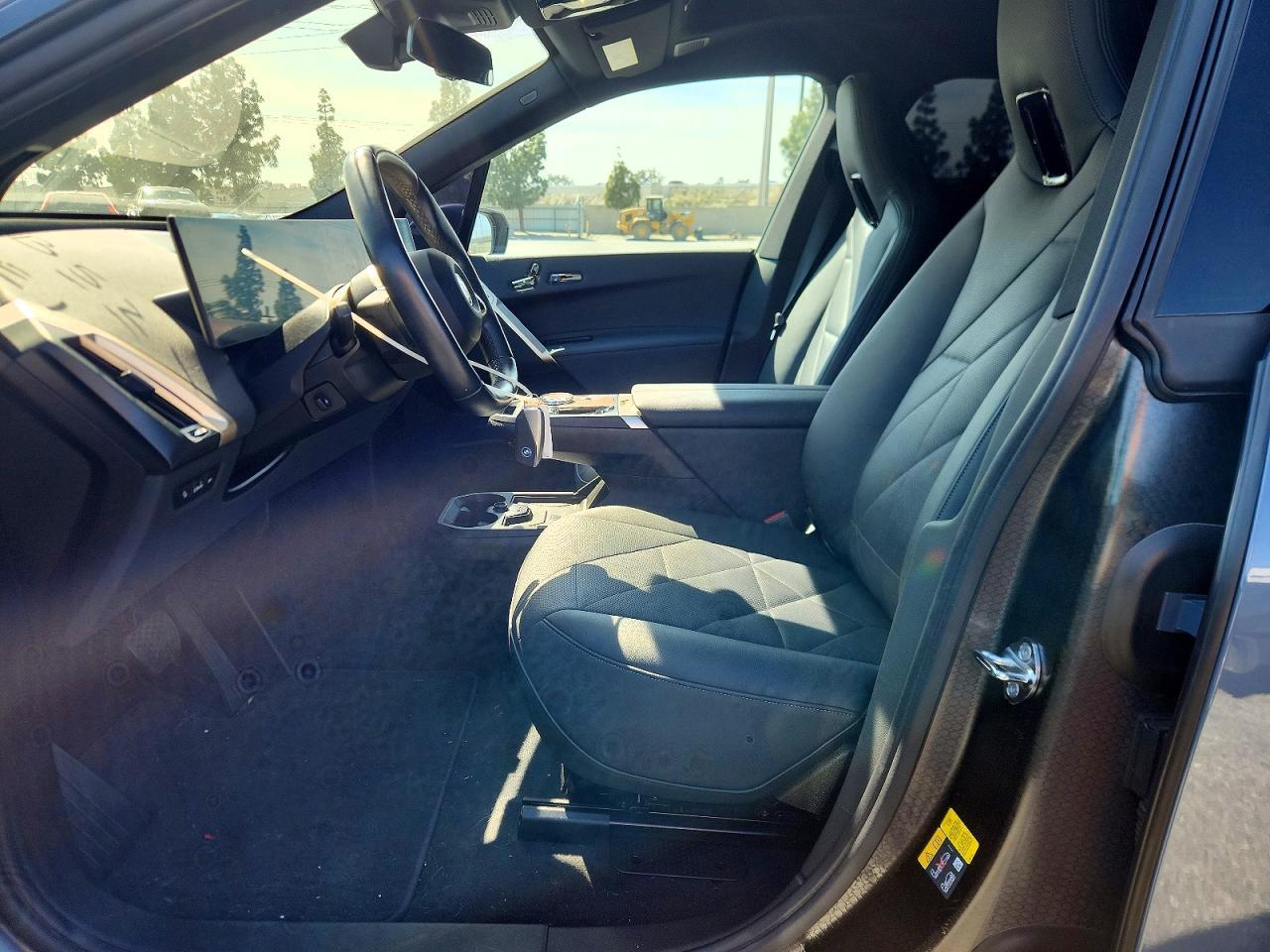 2023 BMW Ix xDrive50 - Фото 7