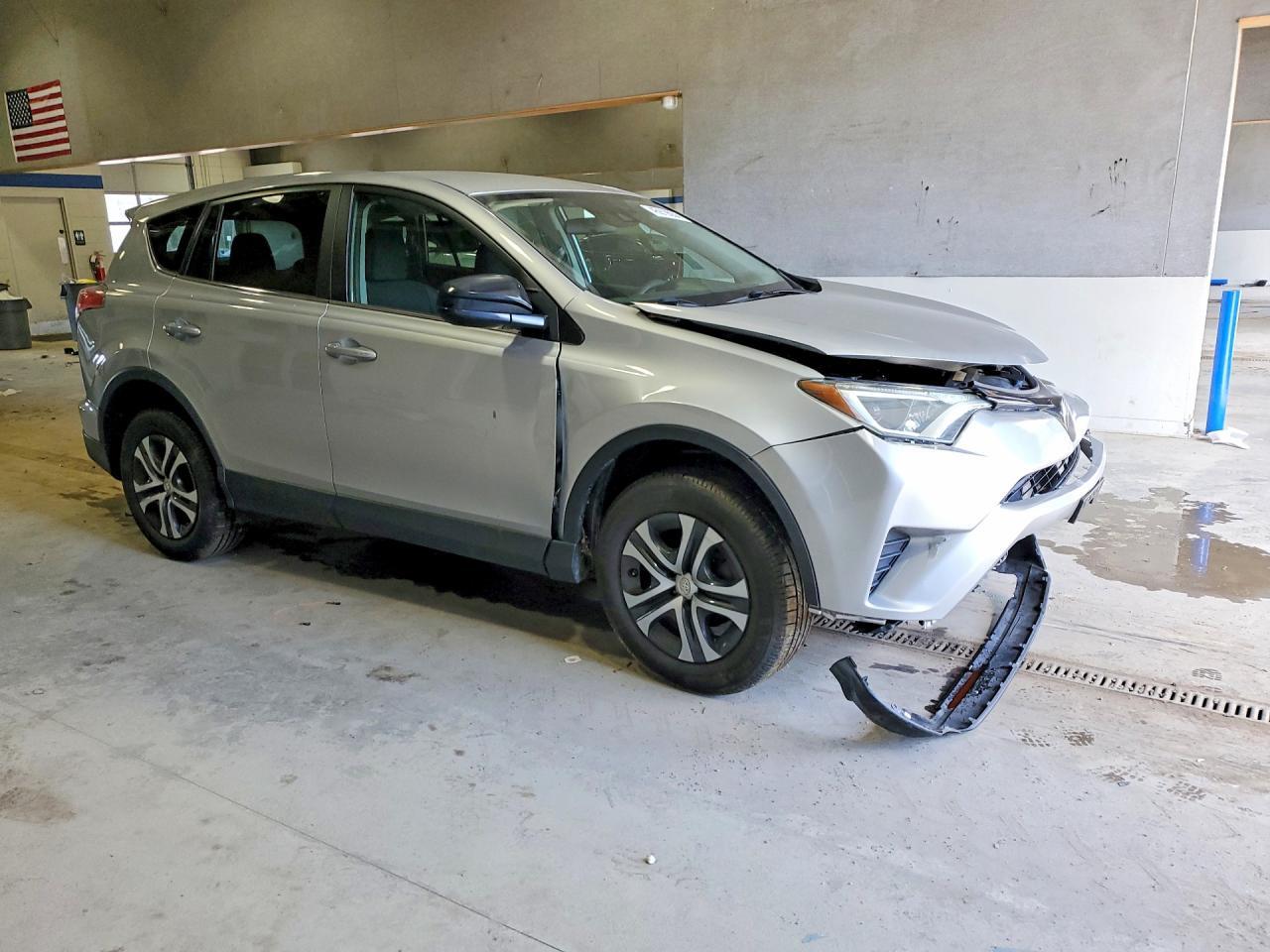 2018 Toyota Rav4 Le - Image 4