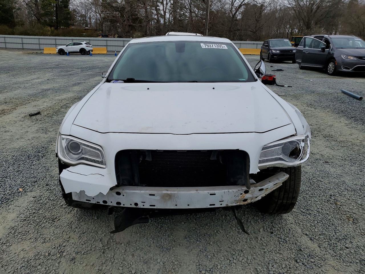 2016 Chrysler 300C - Фото 5