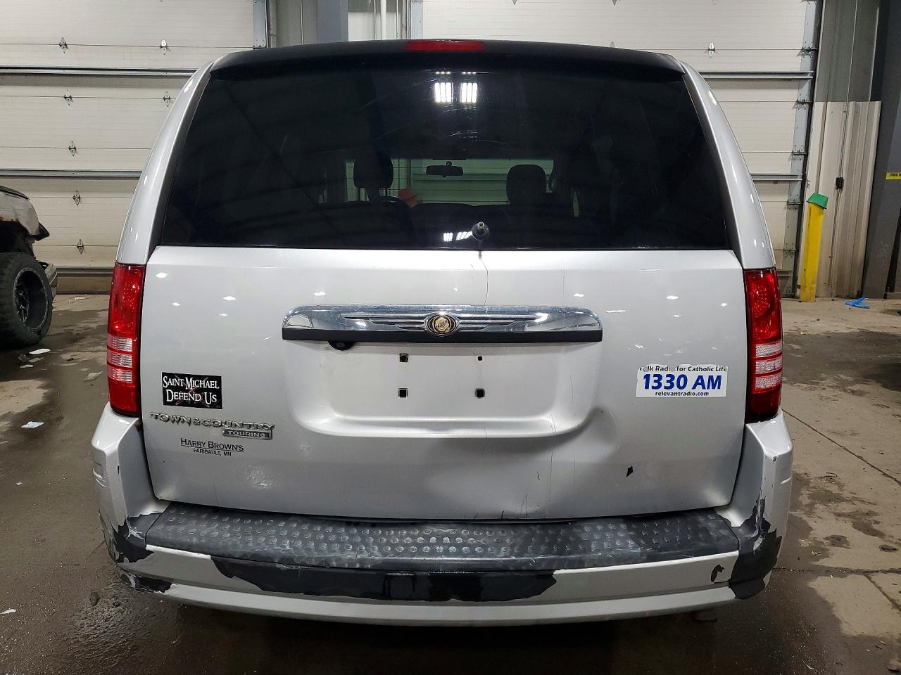 2008 Chrysler Town & Country Touring - Image 6