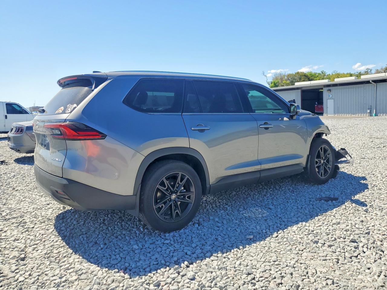 2025 Toyota Grand Highlander Platinum - Image 3