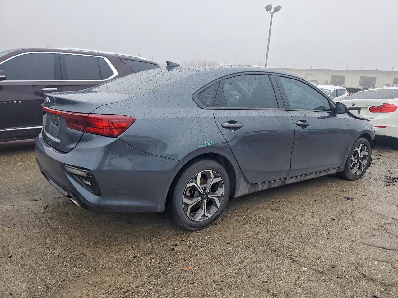 2021 Kia Forte Fe - Фото 3