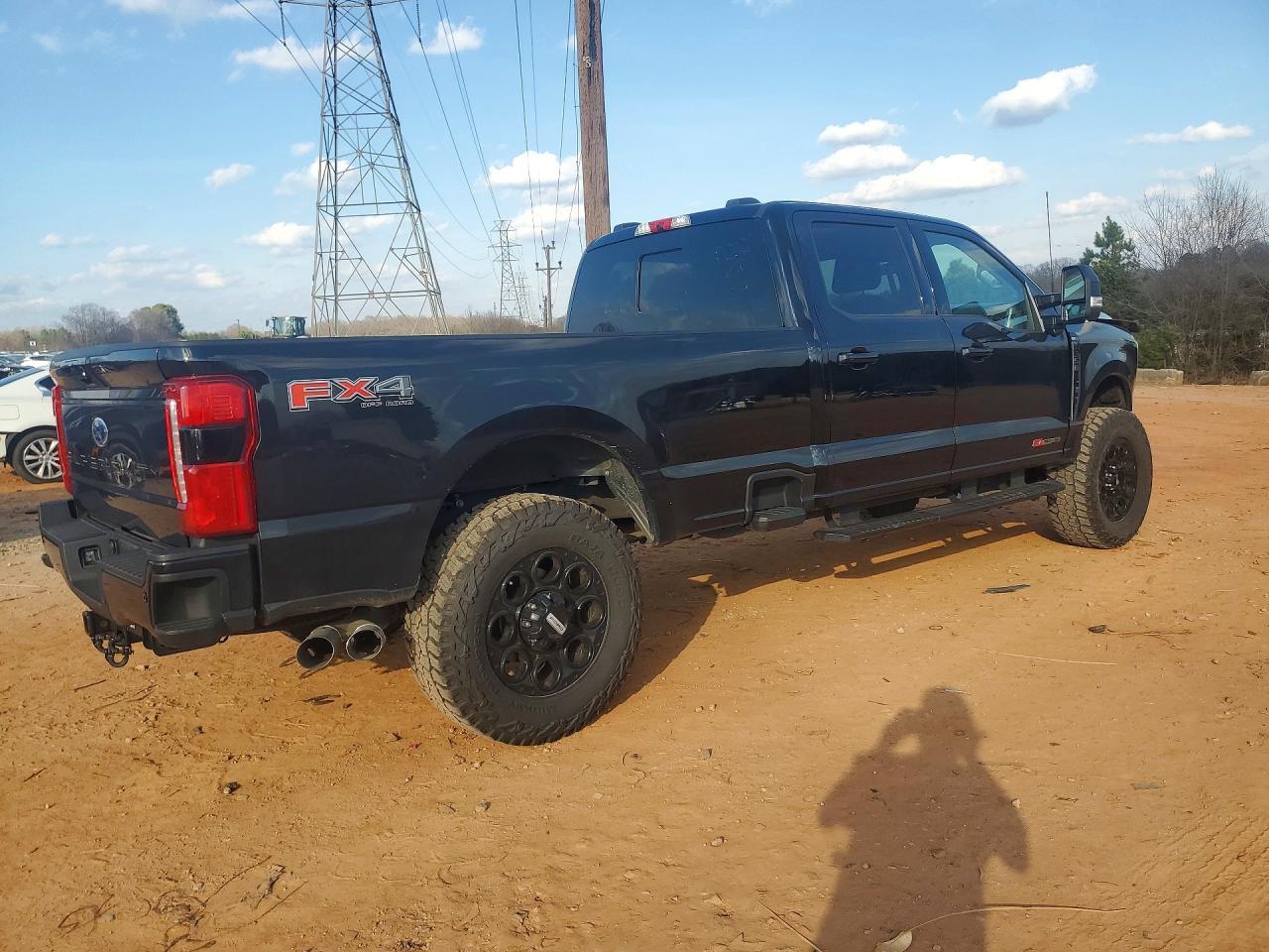 2024 Ford F350 Super Duty - Image 3