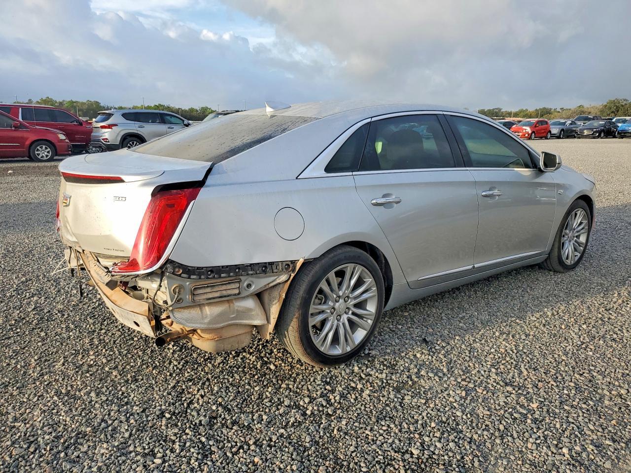 2018 Cadillac Xts Luxury - Image 3