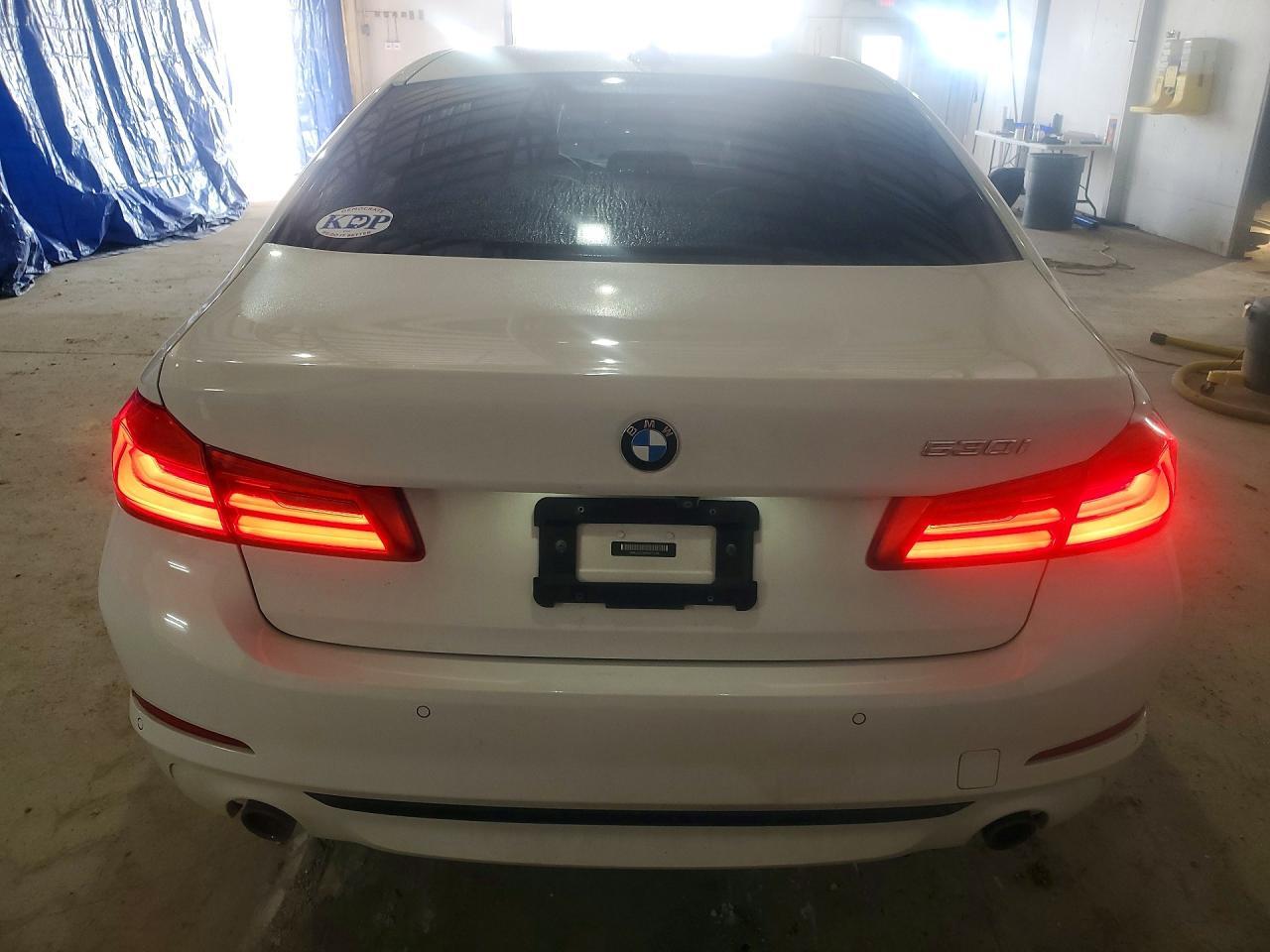 2019 BMW 530 I - Image 6