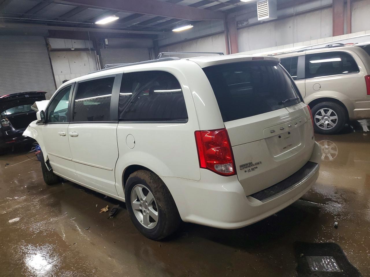 2013 Dodge Grand Caravan Sxt - Фото 2