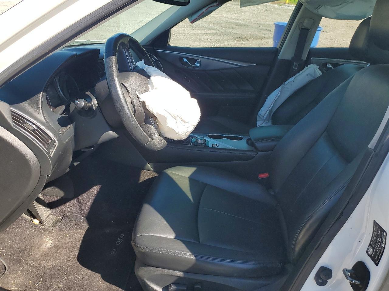 2015 Infiniti Q50 Premium - Image 7