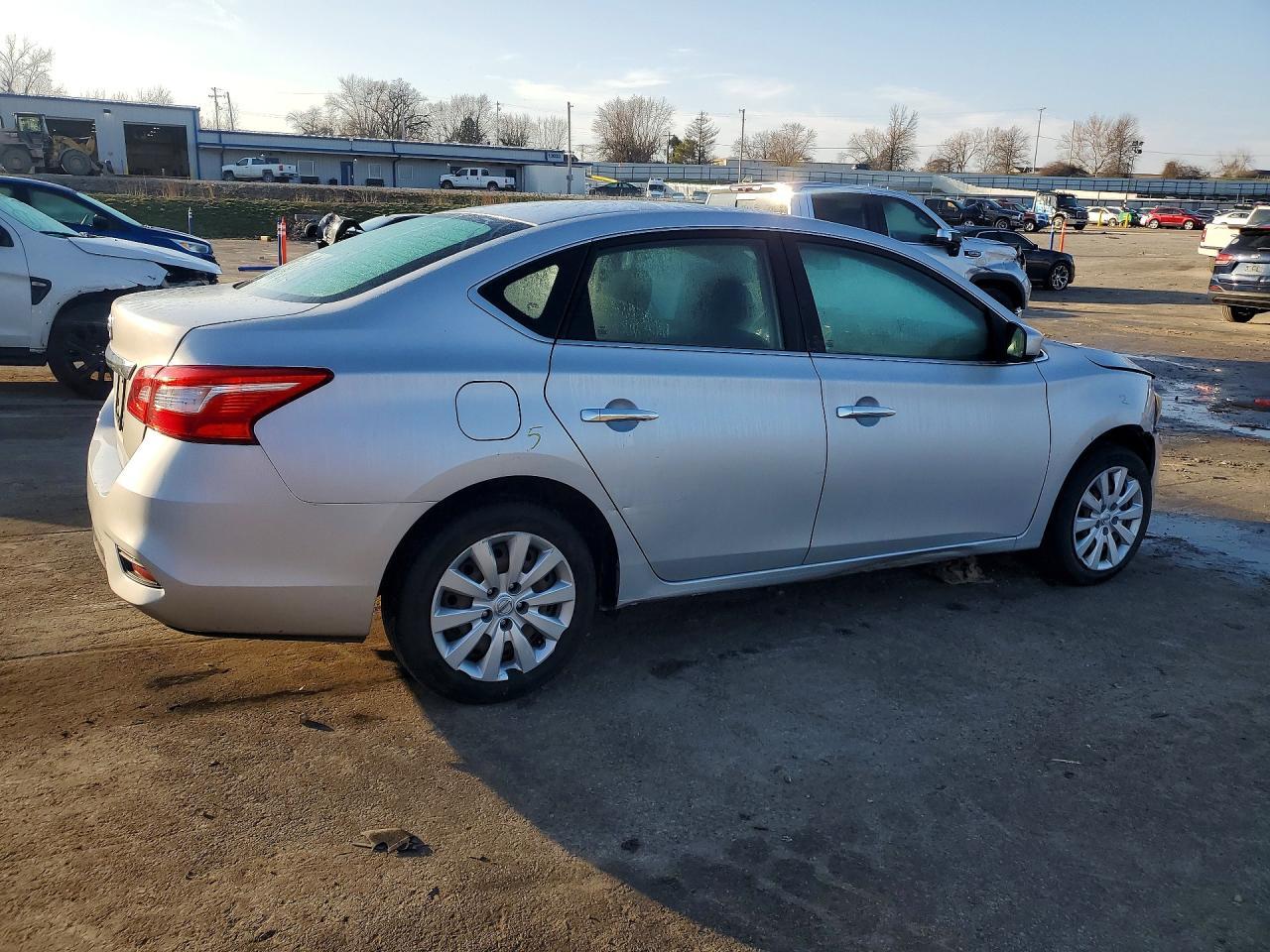 2019 Nissan Sentra S - Фото 3