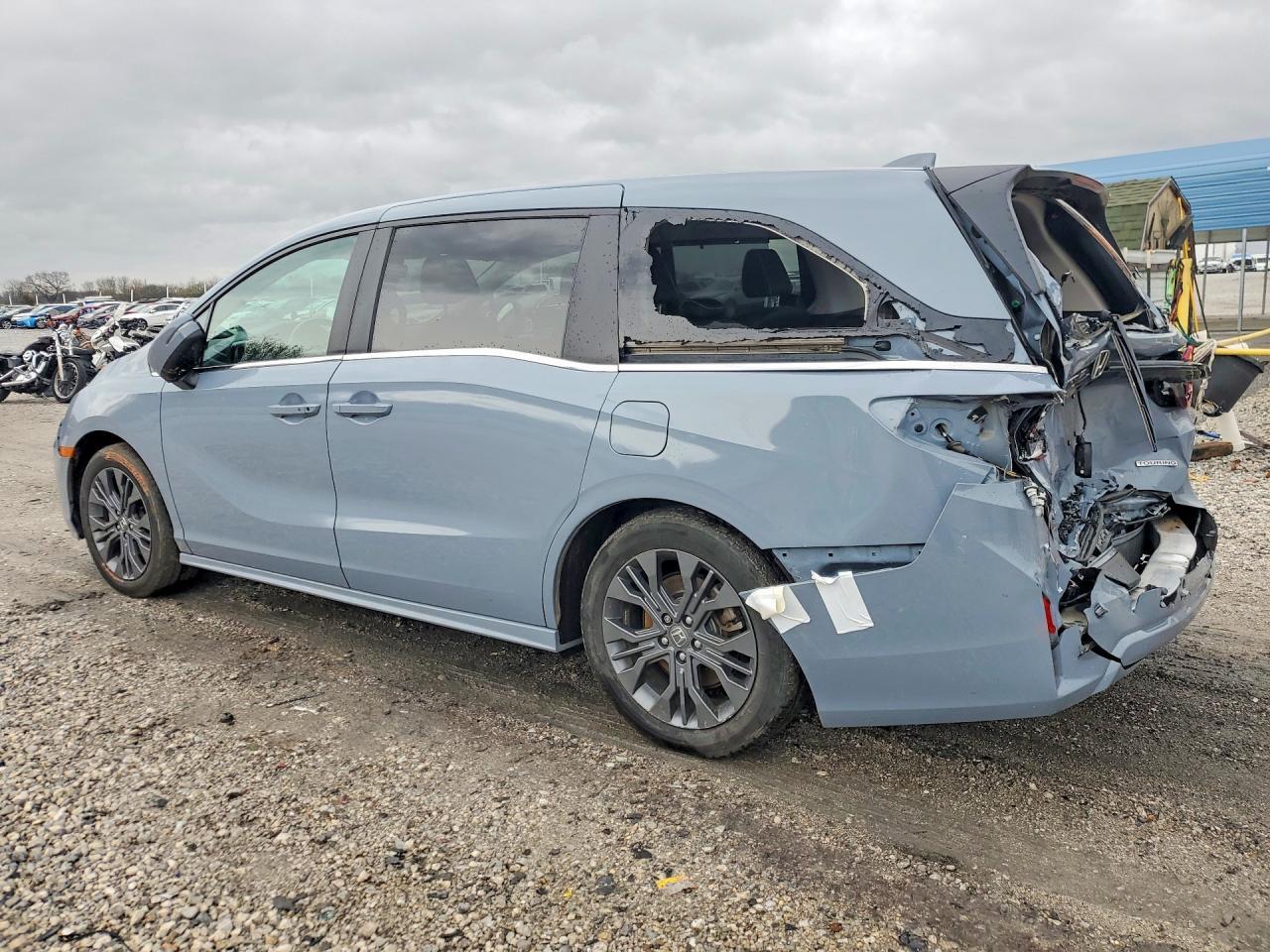 2025 Honda Odyssey - Image 2