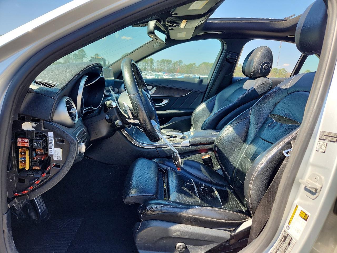 2015 Mercedes-Benz C 400 4Matic - Image 7
