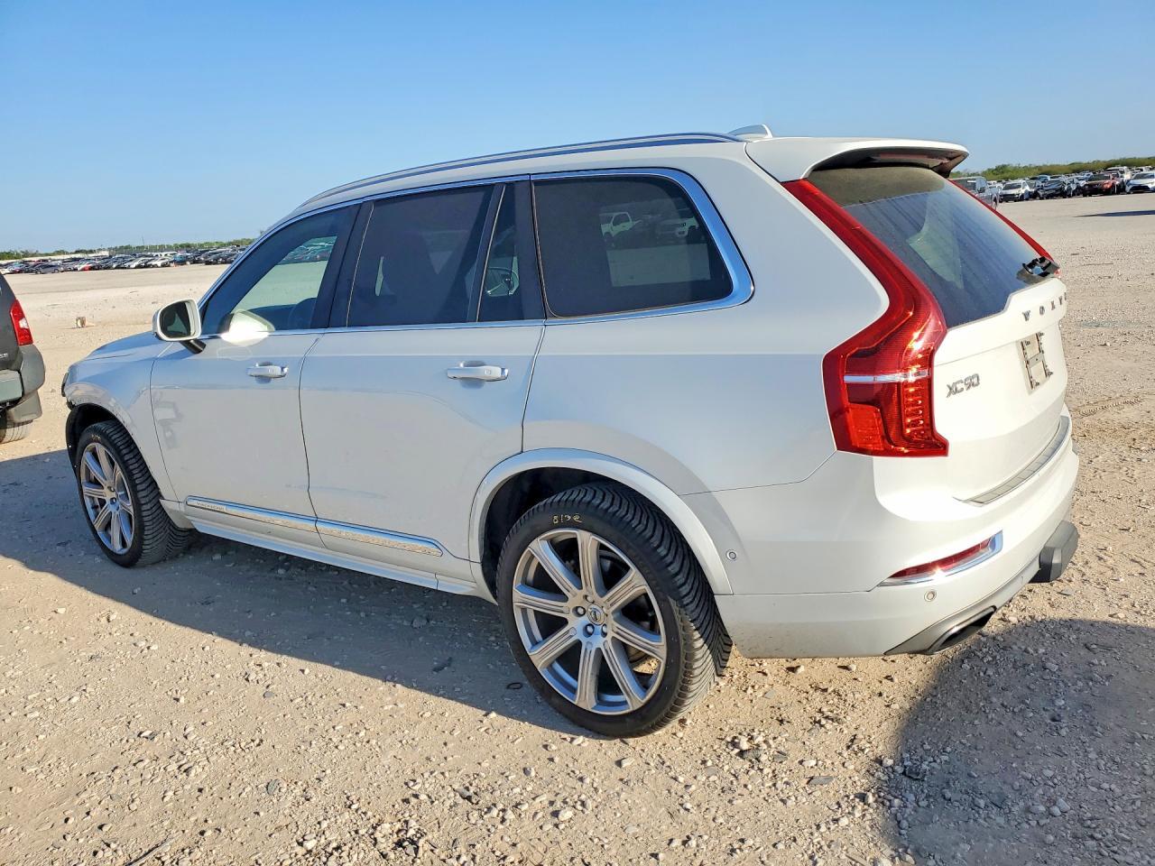 2017 Volvo Xc90 T6 - Image 2