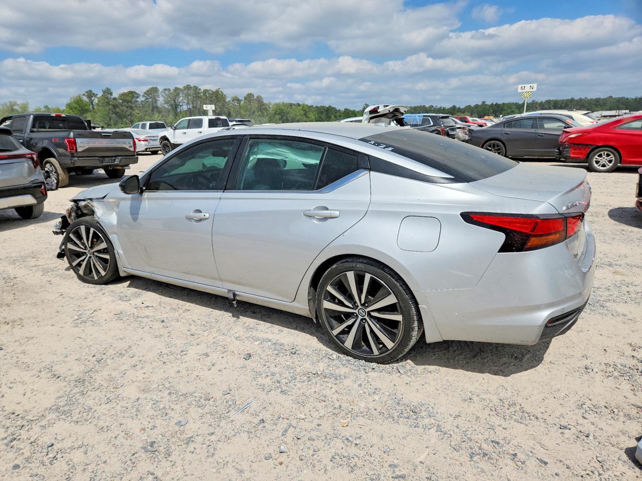 2020 Nissan Altima 2.5 Sr - Фото 2
