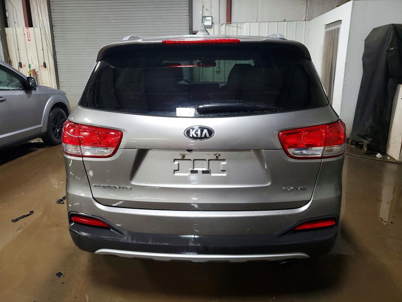 2016 Kia Sorento Ex V6 - Image 6