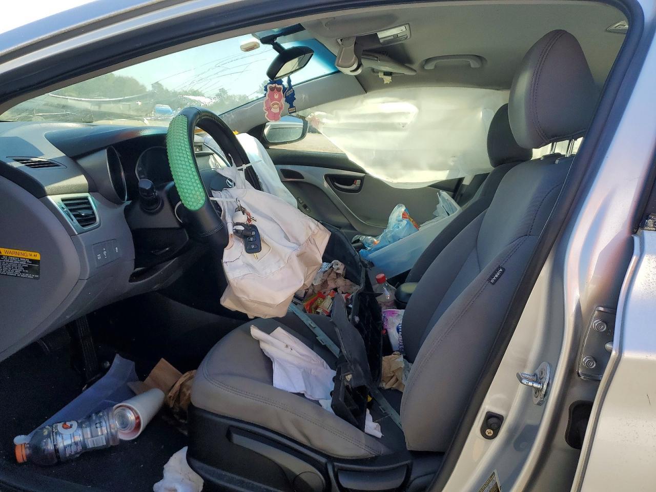 2011 Hyundai Elantra - Image 7
