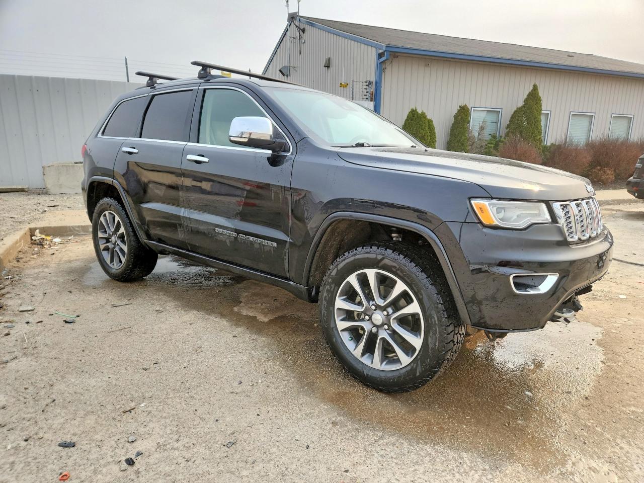 2018 Jeep Grand Cherokee Overland - Image 4